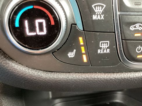 Used 2024 Chevrolet Equinox RS FWD image 30