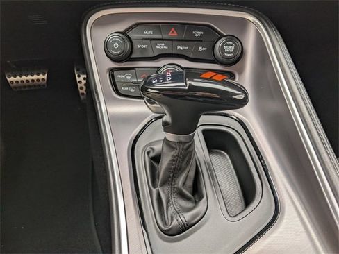 Certified 2022 Dodge Challenger R/T w/ Plus Package image 17