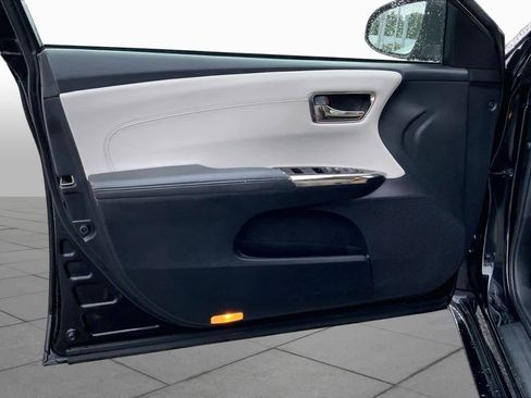 Used 2016 Toyota Avalon XLE FWD image 21