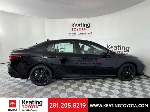 New 2026 Toyota Camry Hybrid FWD image 4