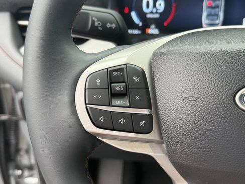 Used 2025 Ford Explorer Active image 21