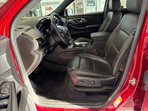 Used 2023 Chevrolet Traverse LT FWD image 15