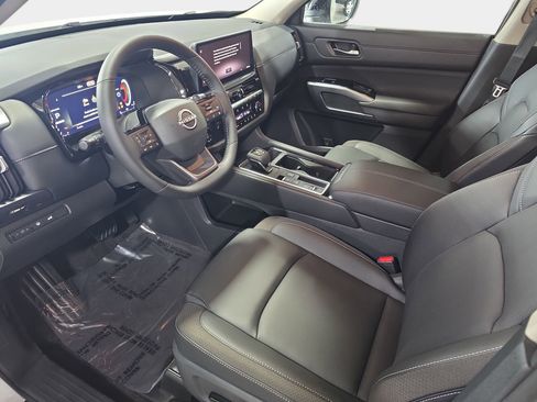 New 2026 Nissan Pathfinder SL FWD image 16