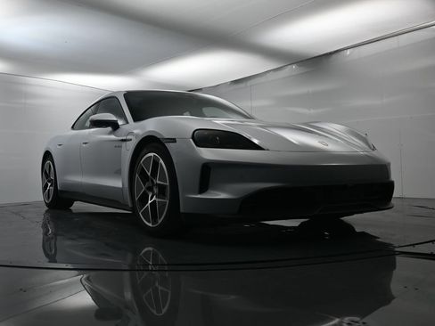 Certified 2025 Porsche Taycan image 58
