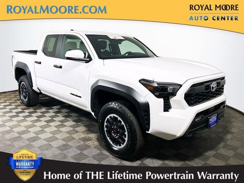 Certified 2025 Toyota Tacoma TRD Off-Road AWD/4WD image 1