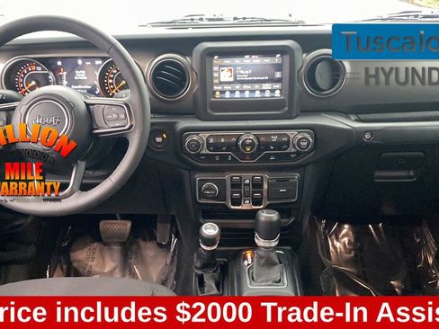 Used 2023 Jeep Gladiator Sport image 27