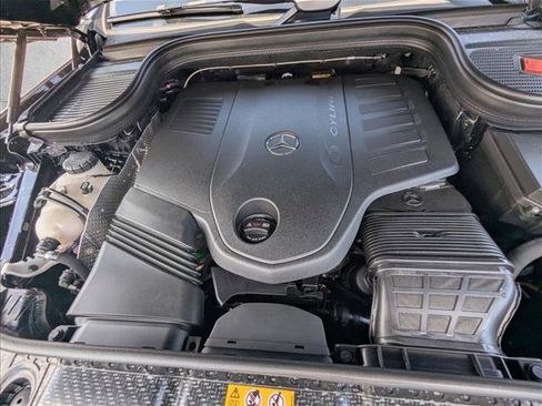 New 2026 Mercedes-Benz GLS 450 4MATIC image 16