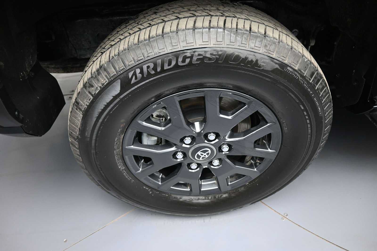 Used 2025 Toyota 4Runner SR5 AWD/4WD image 12