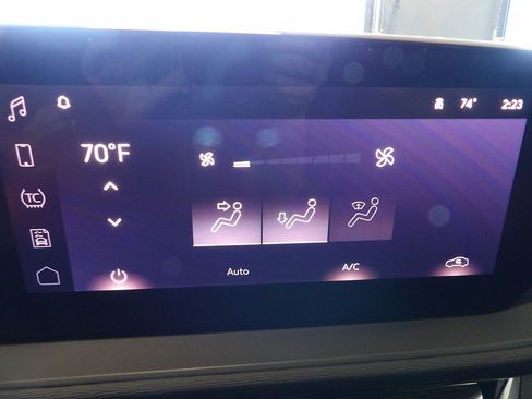 Used 2024 Buick Envista Sport Touring w/ Convenience I Package FWD image 35