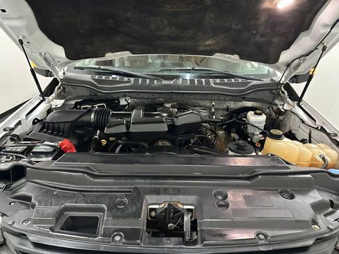 Used 2017 Ford F250 XL w/ Power Equipment Group AWD/4WD image 6