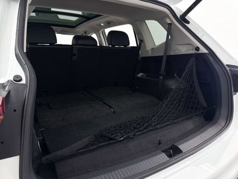 Used 2022 Volkswagen Tiguan SE FWD image 31