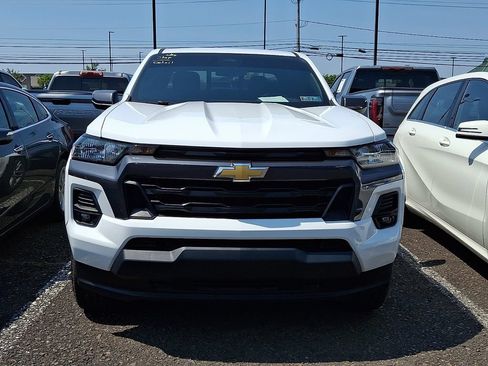 Used 2024 Chevrolet Colorado LT w/ LT Convenience Package AWD/4WD image 2