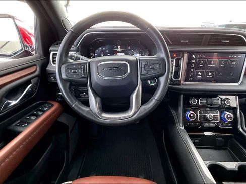 Used 2023 GMC Yukon XL Denali Ultimate image 6