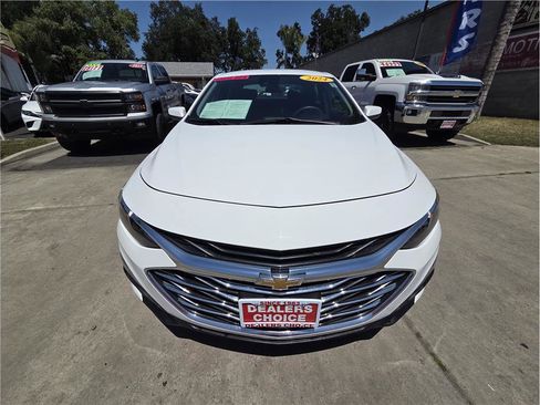 Used 2024 Chevrolet Malibu LT FWD image 2