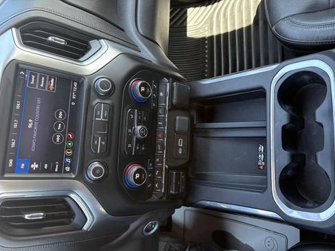 Used 2019 Chevrolet Silverado 1500 LTZ w/ LTZ Plus Package AWD/4WD image 31