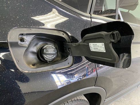 Used 2019 Volkswagen Tiguan S image 37