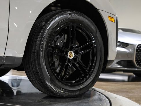 Used 2023 Porsche Macan Turbo image 66