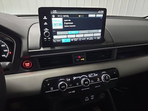 Used 2025 Honda Pilot EX-L image 24