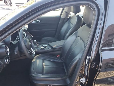 Used 2019 Alfa Romeo Giulia Sport w/ Nero Edizione image 23