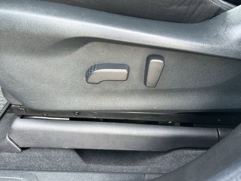 Used 2024 Subaru Ascent Premium w/ Convenience Package image 19