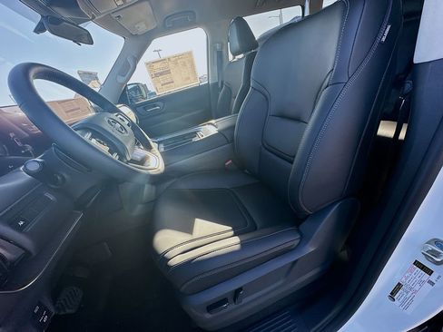 New 2026 Nissan Armada SV image 10