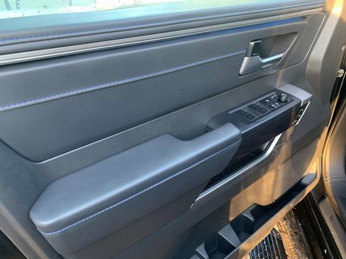 Used 2024 Toyota Tundra Platinum AWD/4WD image 24