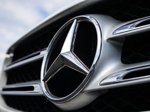 Used 2017 Mercedes-Benz GLC 300 4MATIC image 11