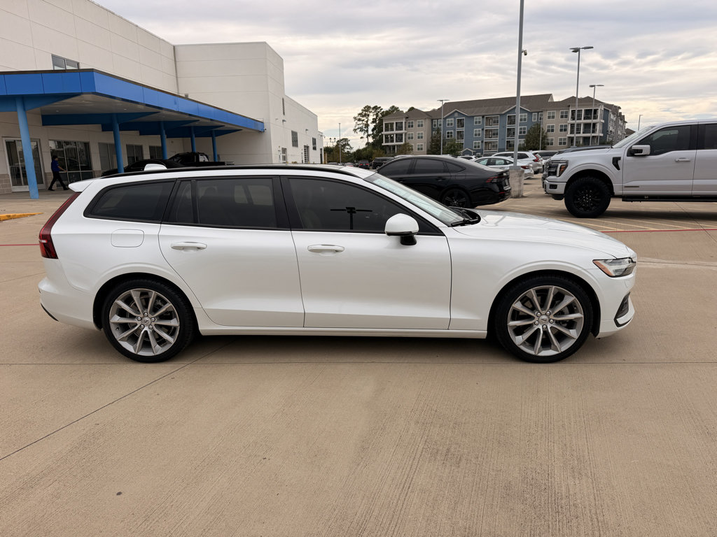 Used 2020 Volvo V60 T5 Momentum FWD image 9