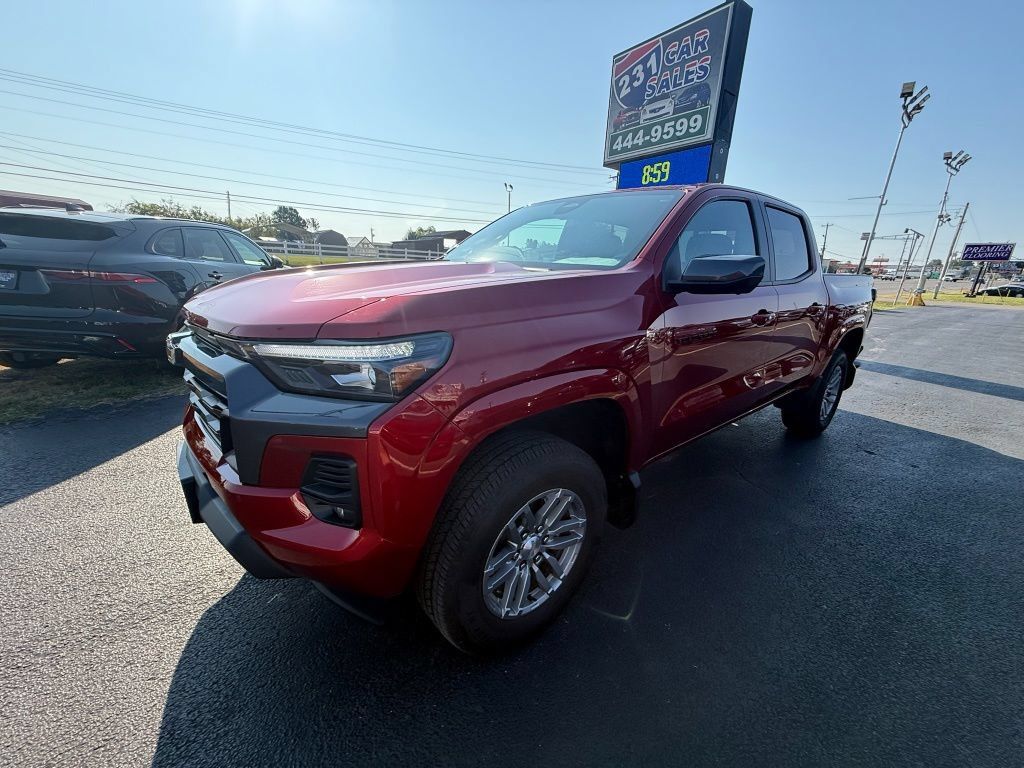 Used 2024 Chevrolet Colorado LT w/ LT Convenience Package III RWD image 7
