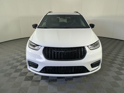 New 2026 Chrysler Pacifica Select w/ S Appearance Package image 3