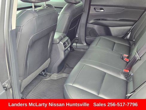 Used 2025 Nissan Murano SV AWD/4WD image 14