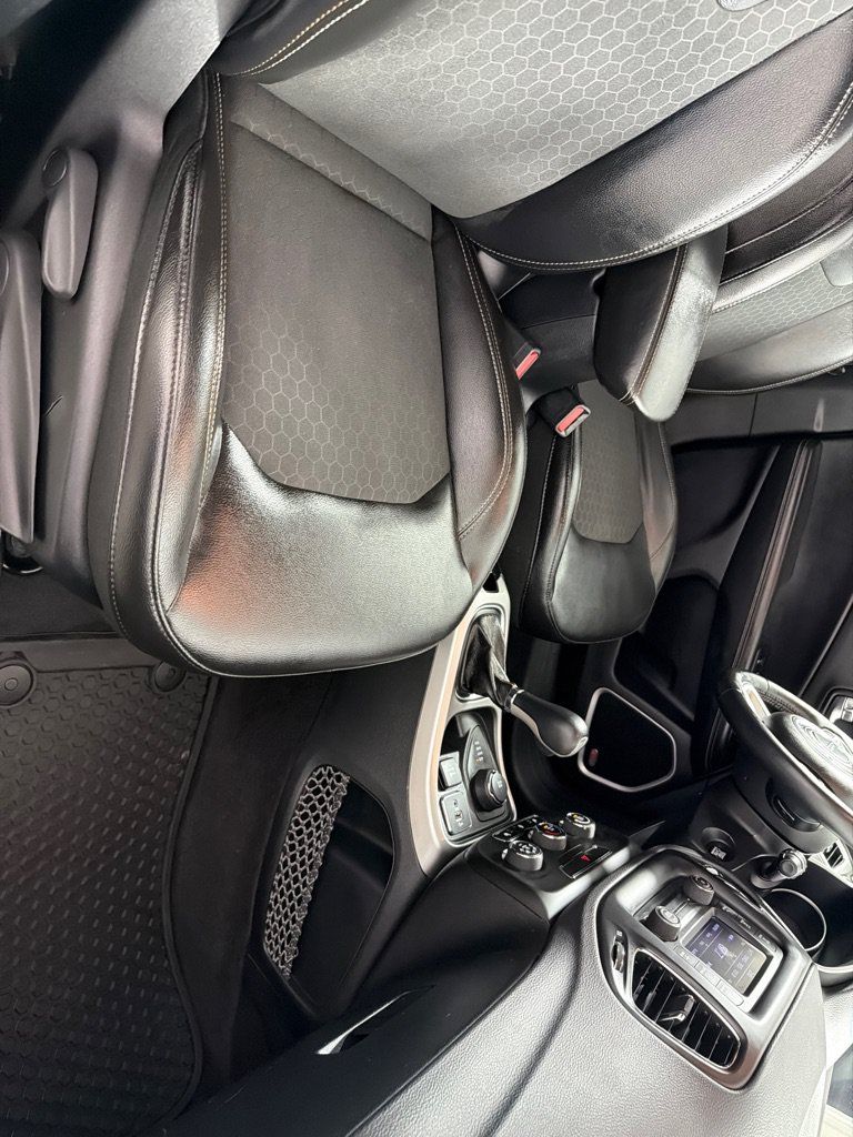 Used 2018 Jeep Compass Latitude w/ Cold Weather Group AWD/4WD image 20