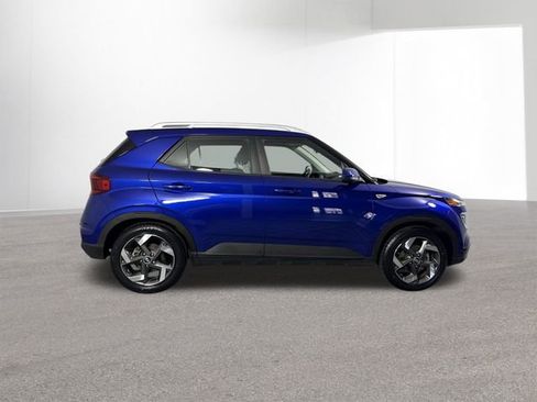 Used 2022 Hyundai Venue SEL w/ Cargo Package image 32