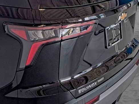 New 2026 Chevrolet Equinox LT w/ Convenience Package II AWD/4WD image 10