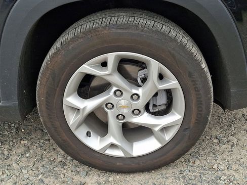 Used 2025 Chevrolet Trax LS w/ LS Convenience Package FWD image 33