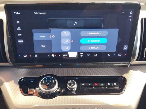 New 2026 Ford Expedition Active RWD image 18