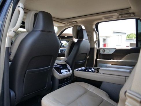 Used 2023 Lincoln Navigator Reserve AWD/4WD image 34