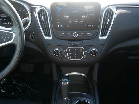 Used 2020 Chevrolet Malibu LT image 16