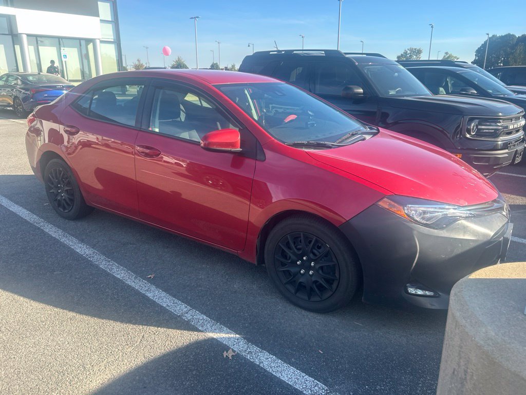 Used 2018 Toyota Corolla LE FWD image 4