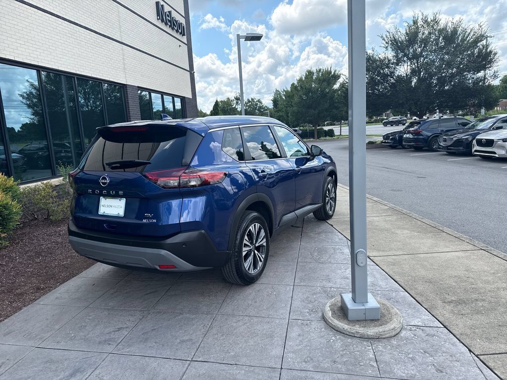 Used 2022 Nissan Rogue SV w/ SV Premium Package FWD image 5