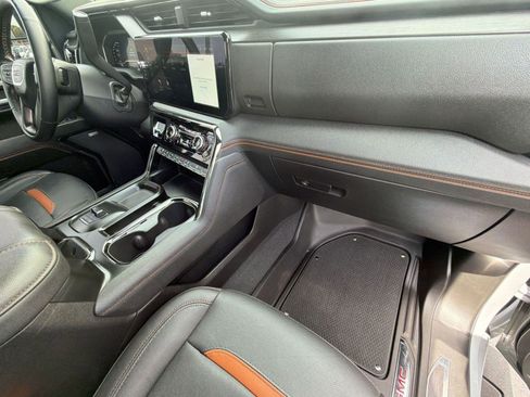 Used 2024 GMC Sierra 2500 AT4 w/ AT4 Premium Plus Package AWD/4WD image 32