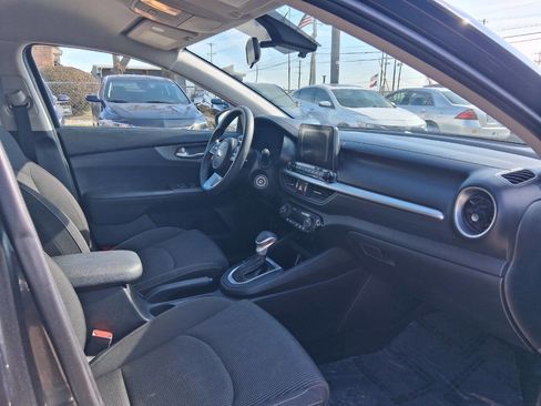Used 2019 Kia Forte LXS image 13