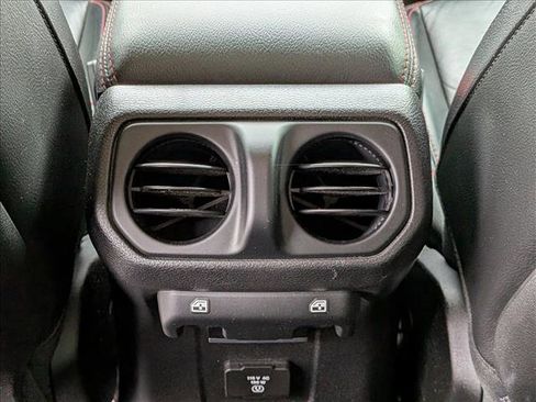 Used 2019 Jeep Wrangler Unlimited Rubicon AWD/4WD image 18