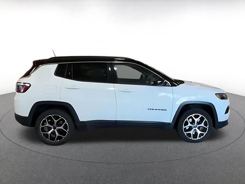 Used 2025 Jeep Compass Limited AWD/4WD image 8