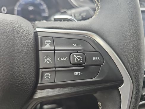 Certified 2025 Jeep Grand Cherokee L Laredo w/ Luxury Tech Group I AWD/4WD image 34