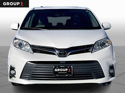 Certified 2020 Toyota Sienna XLE w/ XLE Navigation Package image 4