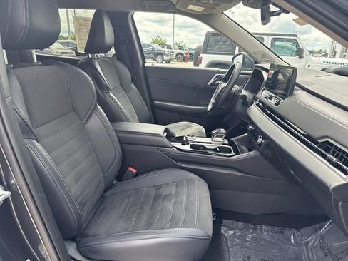 Used 2025 Mitsubishi Outlander AWD image 25