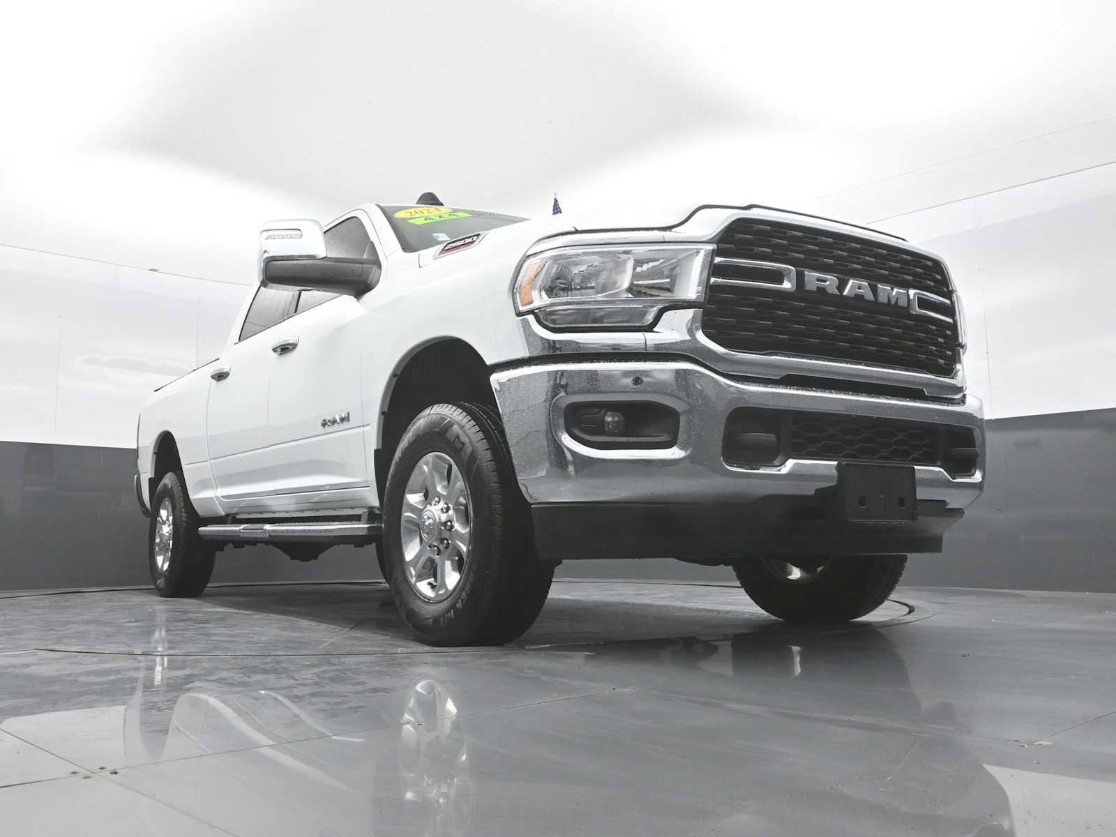 Used 2024 RAM 2500 Big Horn AWD/4WD image 35