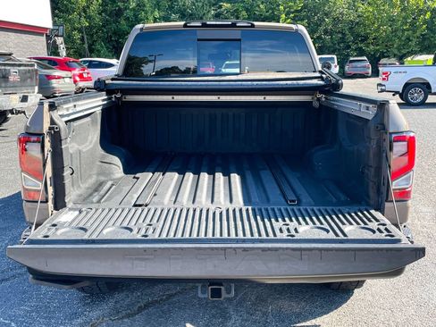 Used 2021 Nissan Titan PRO-4X w/ Pro-4x Convenience Package AWD/4WD image 9