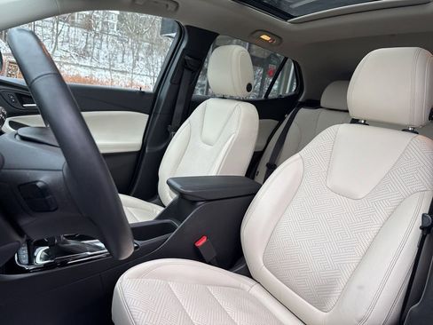 Used 2022 Buick Encore GX Essence w/ Advanced Technology Package image 18